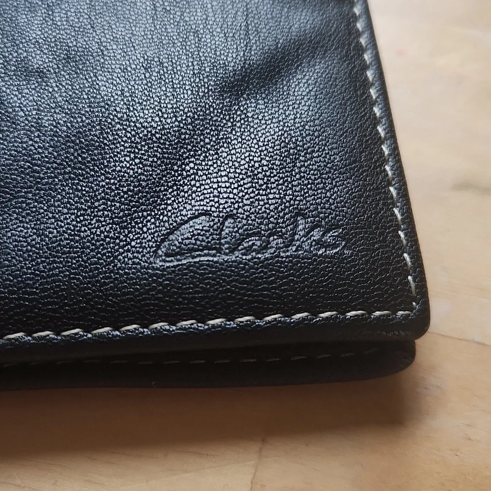 Clarks Black Classic Pebble Slimfold Genuine Leather Wallet